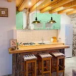 Stone House Strnj Hébergement de vacances *
