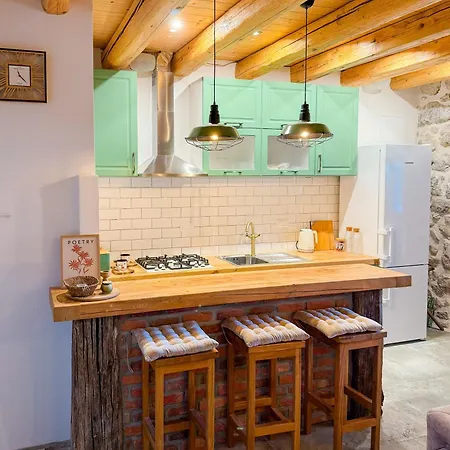 Stone House Strnj Casa vacanze *