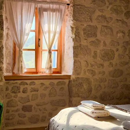 Stone House Strnj Casa vacanze